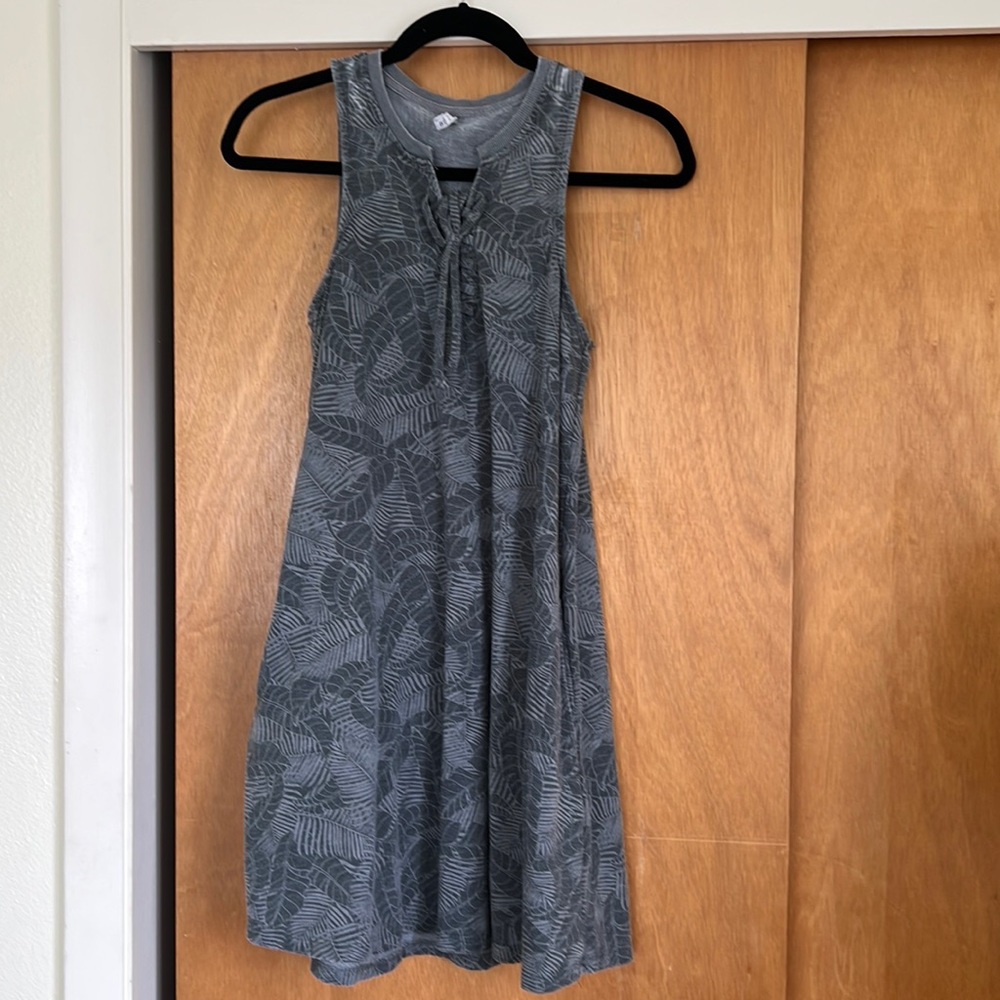 Z supply dress. Worn, but in good shape very comfortable for summer.